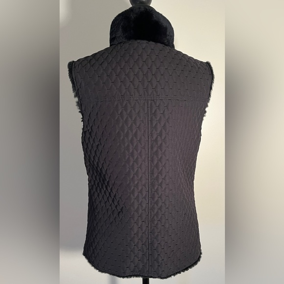 St.John Fur Silk Vest. Reversible. Size Medium. Stunning! - Picture 5 of 10